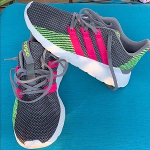 ADIDIAS CLOUDFOAM RUNNING SHOES SIZE 6.5